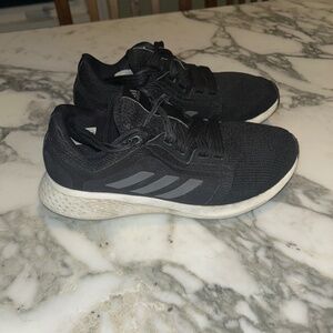 Adidas Women’s size 8 edge lux athletic running sneakers